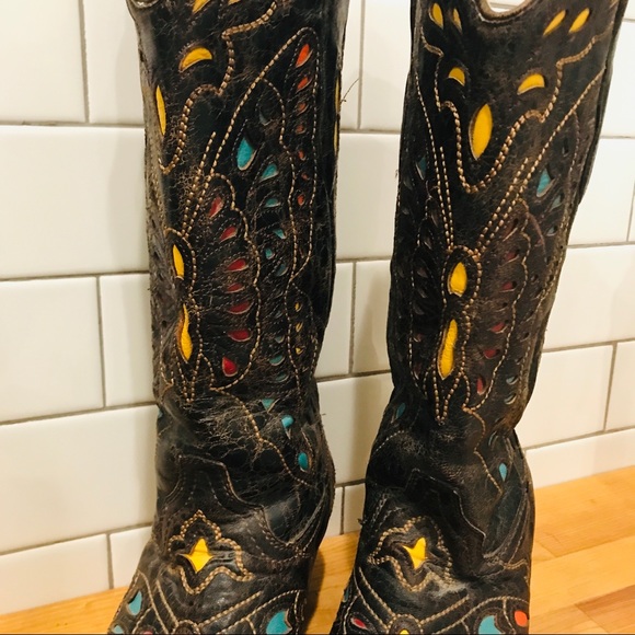 Butterfly Cutout Boots. Corral Vintage. - Picture 3 of 7